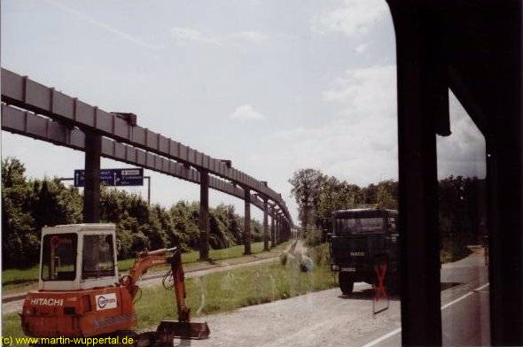 Freie Strecke der Flughafen-Schwebebahn