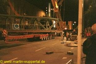 Die Brücke wird gehoben