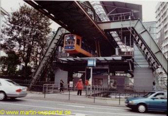 Schwebebahn-Station Robert-Daum-Platz